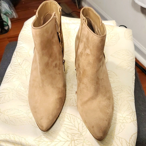 Sam Edelman Shoes - Sam Edelman pointed toe ankle boots in taupe suede leather Size 9.5